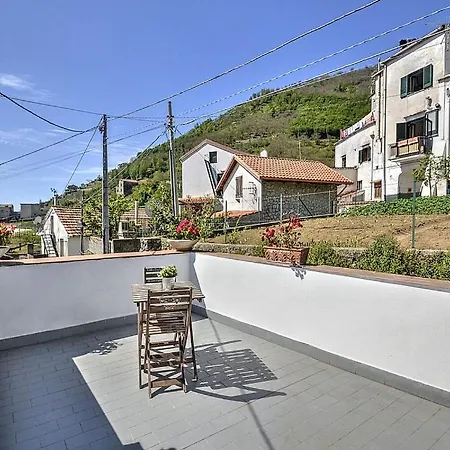 Sleeps 4 Air Con